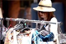 Swap parties - a very social way to exchange goods for free (see Community Reuse Initiatives for more info) &copy; PA